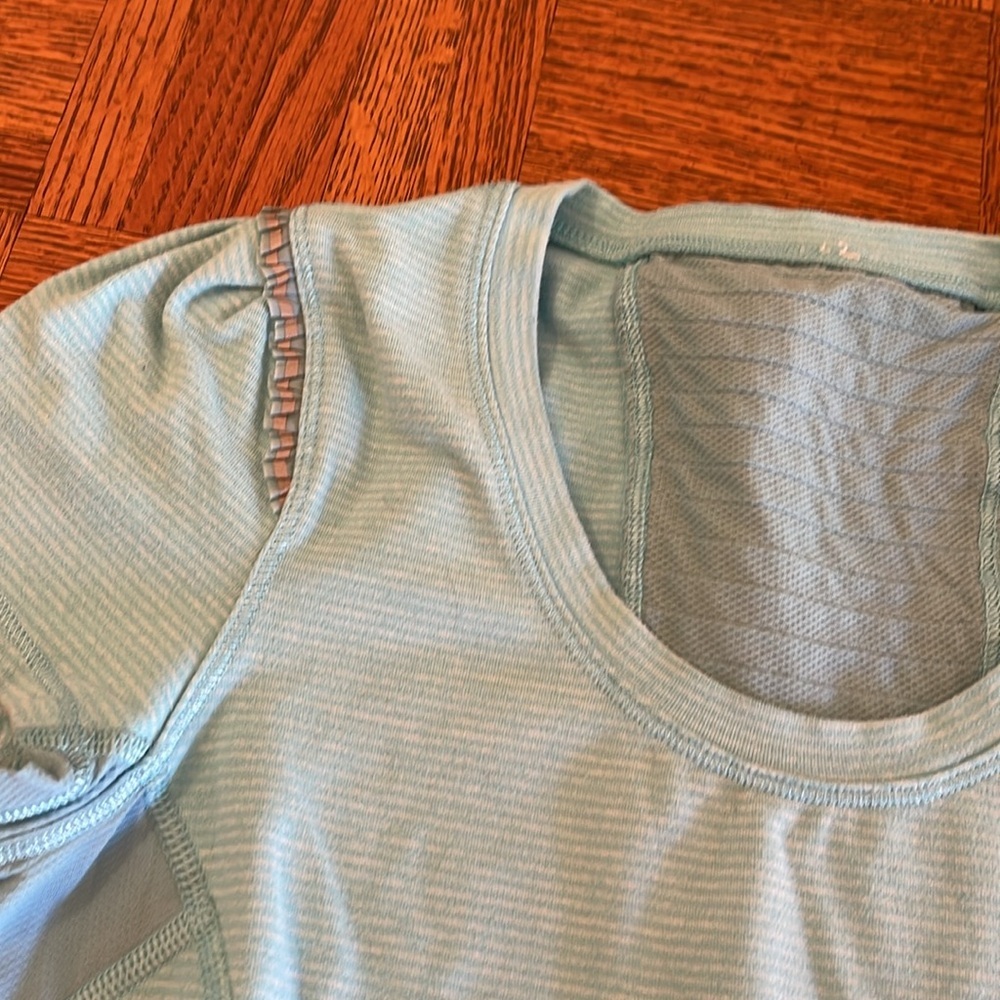 Lululemon Women's Light Blue Athletic Top - Picture 2 of 4